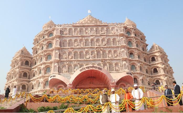Varanasi – Scenic wide image 